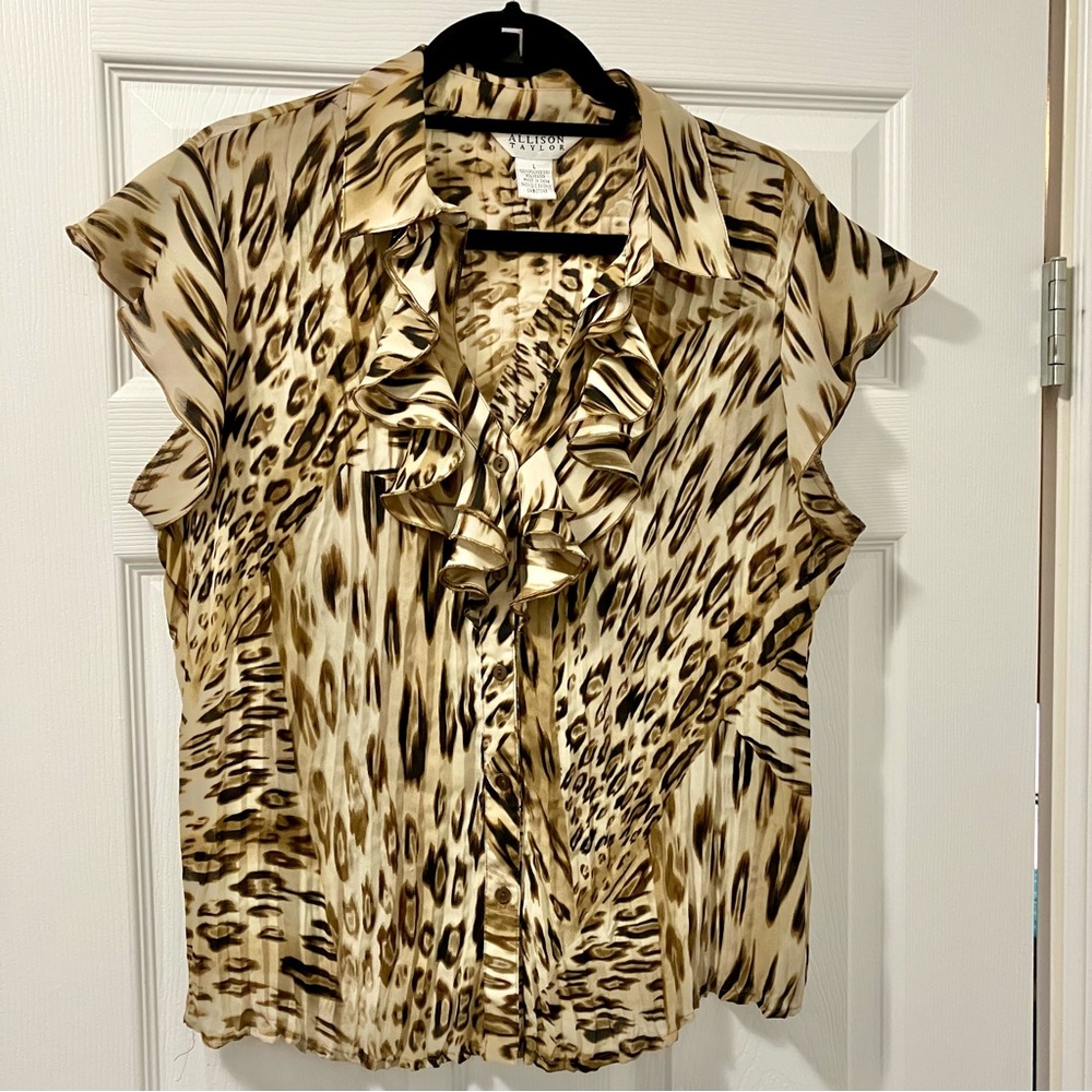 Allison Taylor ruffled animal/leopard print short-sleeve blouse, size L